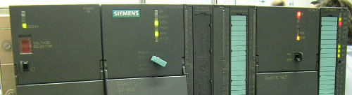Siemens SIMATIC S7 PLC by Robot Plays Guitar
